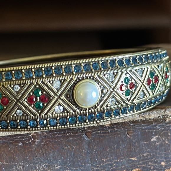 Heidi Daus Pearl with Blue / Red / Green / Clear CZ’s - Picture 6 of 13